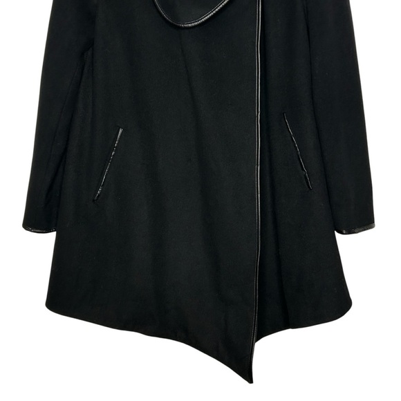 Betsey Johnson Black Brushed Wool Fold-Over Neck Drape Coat Asymmetric Hem Sz 4 - Picture 6 of 16